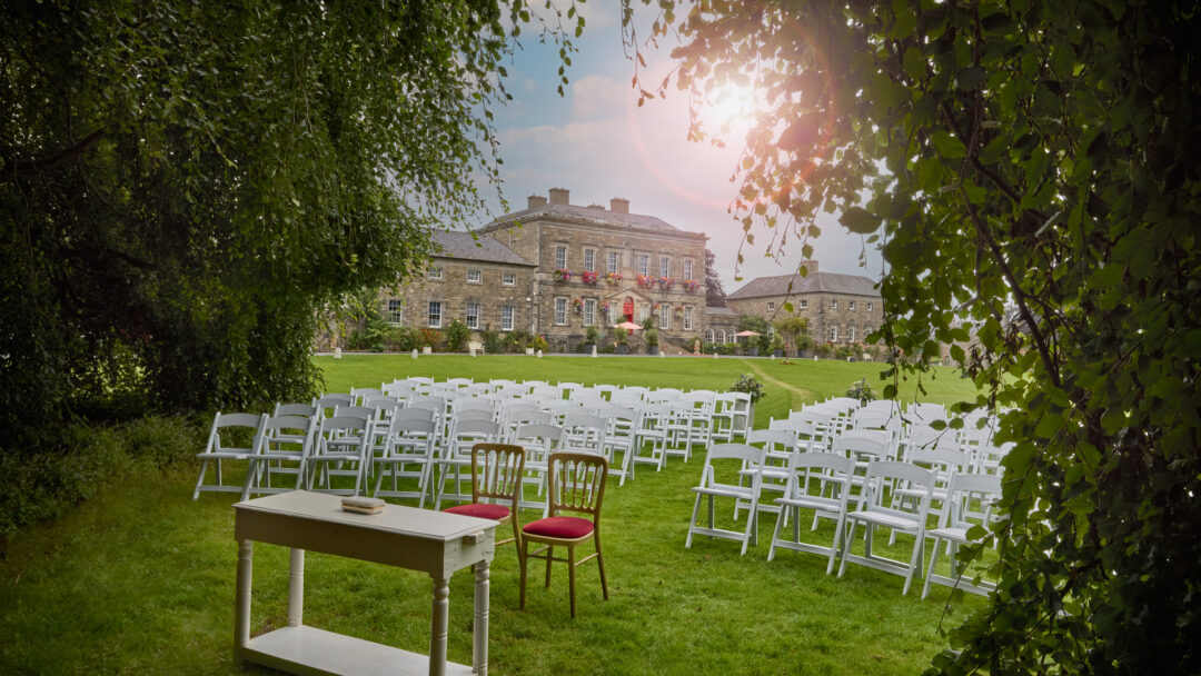 Wedding front lawn and house (1)