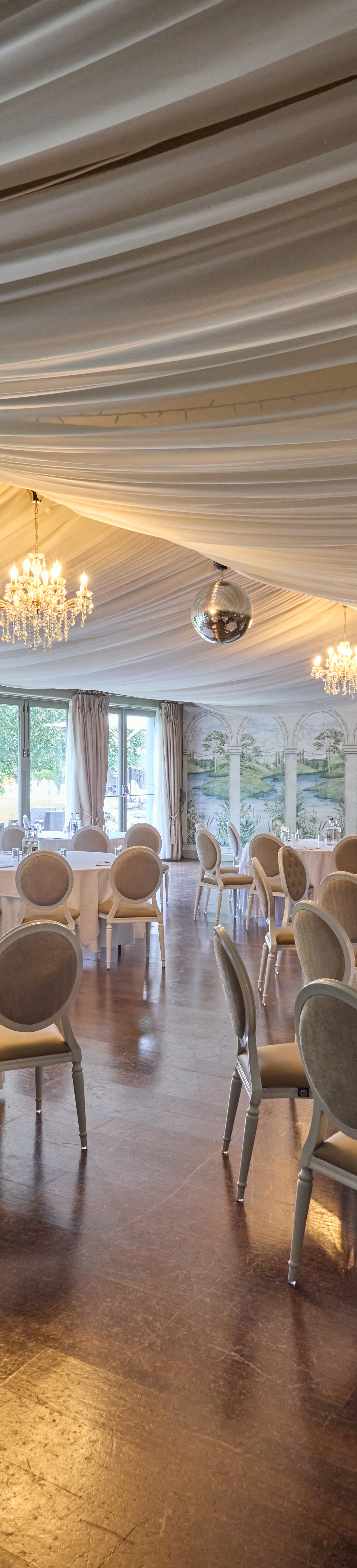 Garden Suite cabaret
